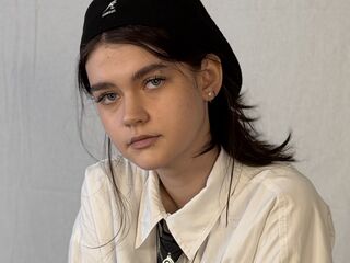 camsex show LeannMolineaux