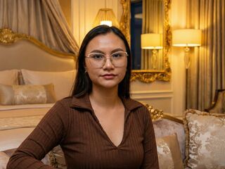 live webcam performer LeticiaHinkley