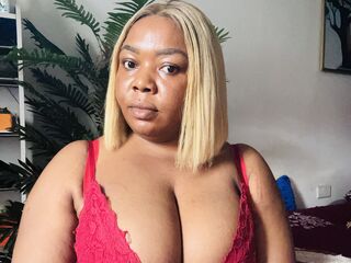 naked girl with webcam fingering pussy LilianLeo