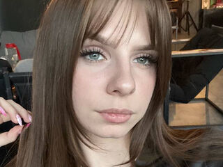 naked cam girl photo LoiseHarington