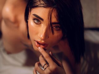 cam girl playing with dildo ManuelaMolkova