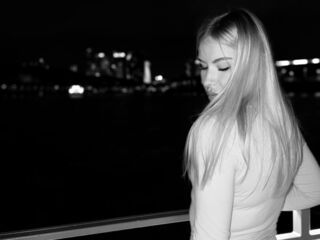 naked girl with cam masturbating MariBrandel