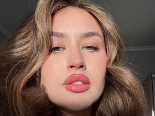 naughty cam girl fingering shaved pussy MarielleDefalco