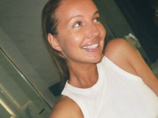 naked webcam girl masturbating MayaBe