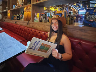 cam girl showing tits MelanyCol