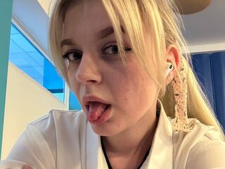 camwhore masturbating with dildo MiaGarbet