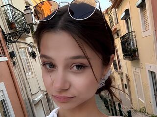 naked webcamgirl photo MiaRoyz