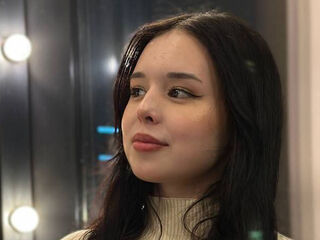 hot cam girl spreading pussy MikiPellon