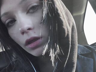 camslut showing tits MollyLeroy