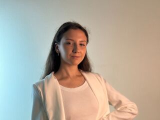 camslut masturbating MonetPregler