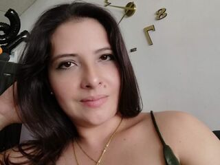 camgirl shaving pussy MonserratDuncan