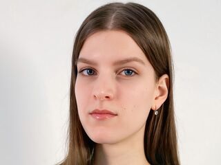 camgirl playing with vibrator MyrtieKatula