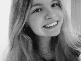 camslut showing pussy OneidaWinnike