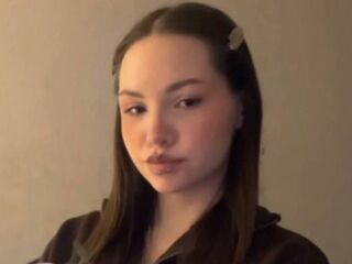 girl showing pussy RolandeViscarra