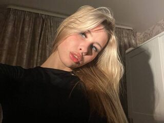 girl cam RowanBellamy