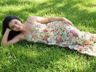 camgirl masturbating with vibrator SamantaMonacos