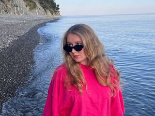 hot strip tease webcam TaraRidec