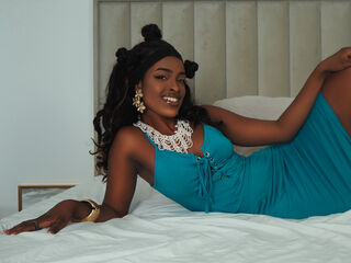 cam girl showing tits TylaCherie