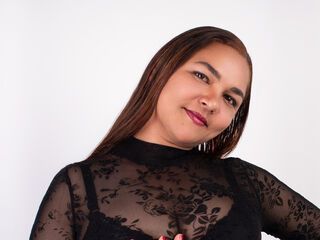 camslut spreading pussy VivianMoreau